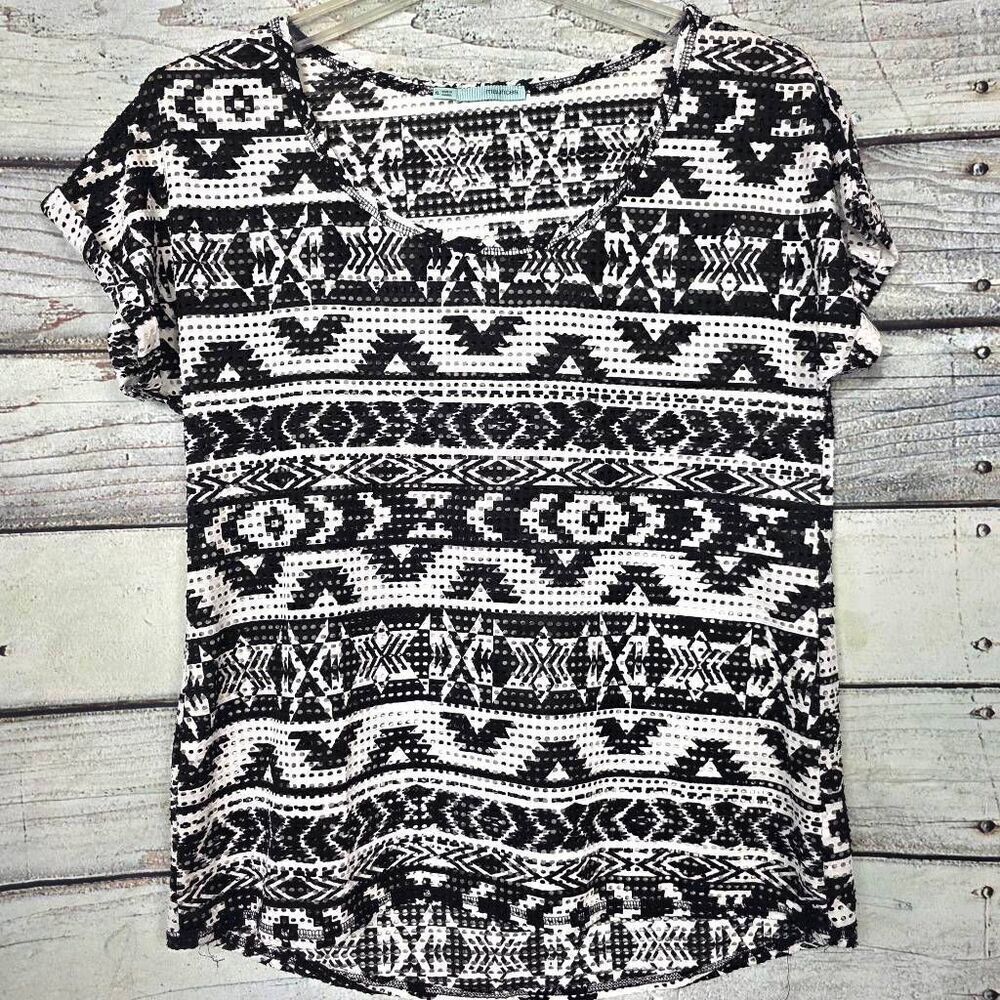 Maurices Black White Tribal Print Top Women’s XL